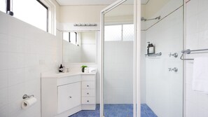 Shower, towels