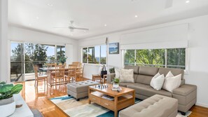 TV, fireplace - Salt Water - The perfect home to enjoy your next beachside holiday (Mollymook)