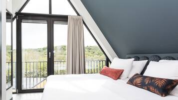 V.I.P. Wellness Suite - no pets allowed | Een kluis op de kamer, een laptopwerkplek, geluiddichte muren