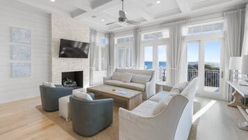 Smart TV y futbolito