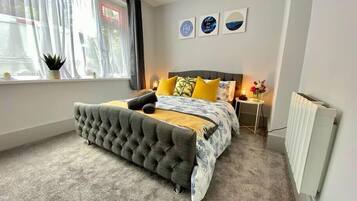 1 bedroom, iron/ironing board, Internet, bed sheets