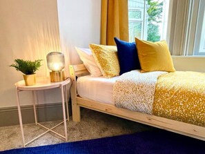 2 chambres, fer et planche à repasser, Wi-Fi, draps fournis