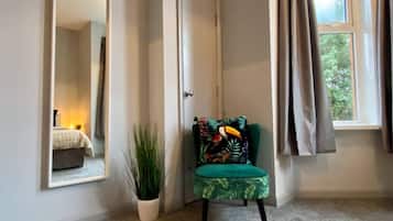 1 quarto, ferros/tábuas de passar roupa, acesso de cortesia à internet