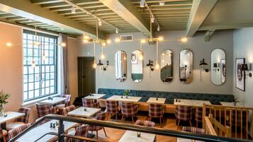 Desayuno buffet incluido todos los días