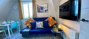 Stunning Apartment - 5 minute walk to the beach!