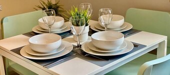 Stunning Apartment - 5 minute walk to the beach!