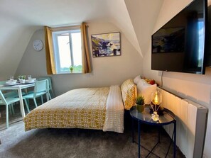 1 makuuhuone, silitysrauta/-lauta, Wi-Fi, vuodevaatteet