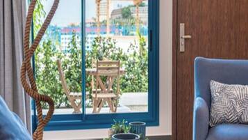 Presidential Suite | Living area | 50-inch Smart TV with digital channels, TV