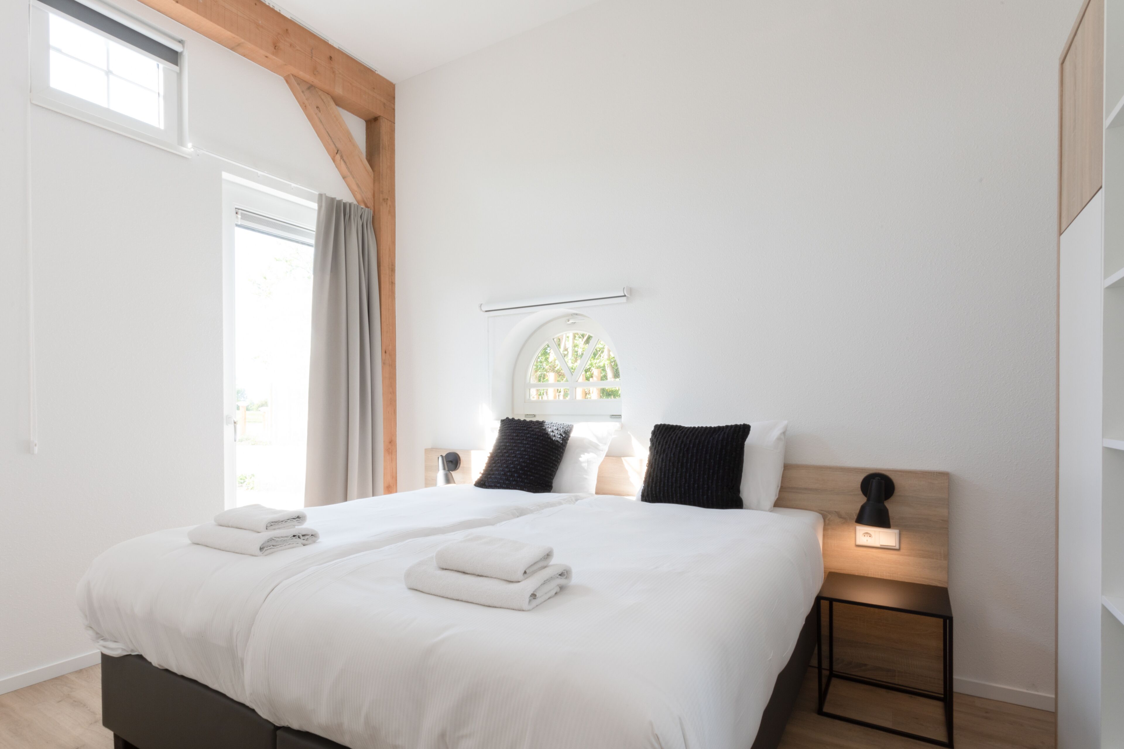 Six-person apartment | Soundproofing, cribs/infant beds, free WiFi, bed sheets