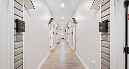 1 Bedroom Apartment at Oak + Fountain! - #14