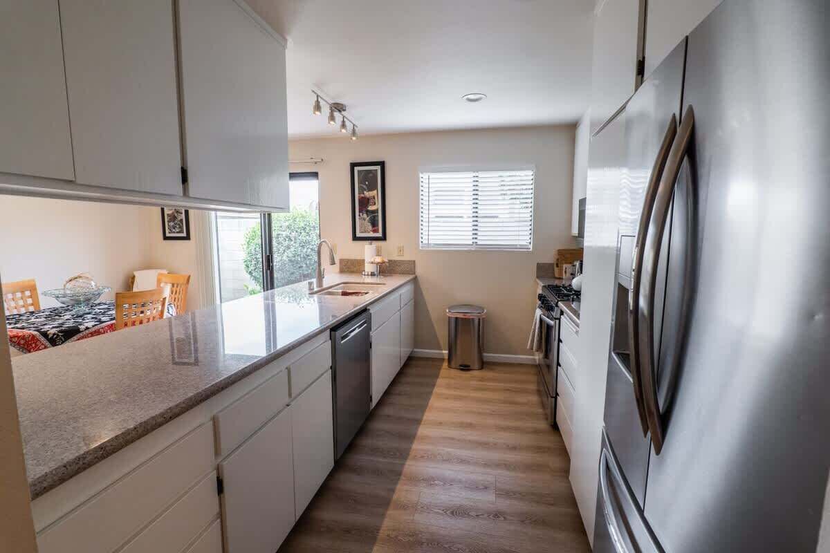 冰箱、微波炉、烤箱、炉灶