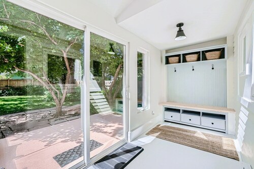 Exquisitely Restored Boulder County Victorian Cottage, c1906 🏡