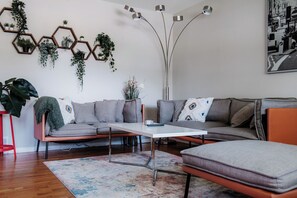 Smart TV, fireplace, table tennis, books