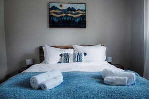 5 habitaciones, escritorio, tabla de planchar con plancha y wifi gratis 