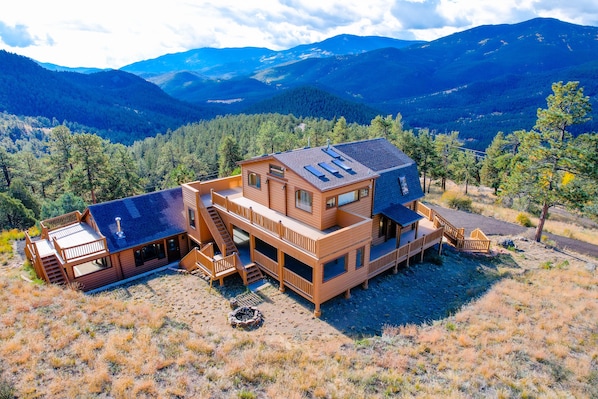 Exterior - Fully Remodeled Cabin with breathtaking views (Bailey)