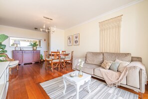 TV - Bellemar Apartment by Madeira Sun Travel (Funchal)
