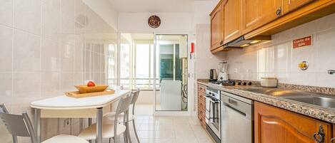 Fridge, microwave, oven, coffee/tea maker