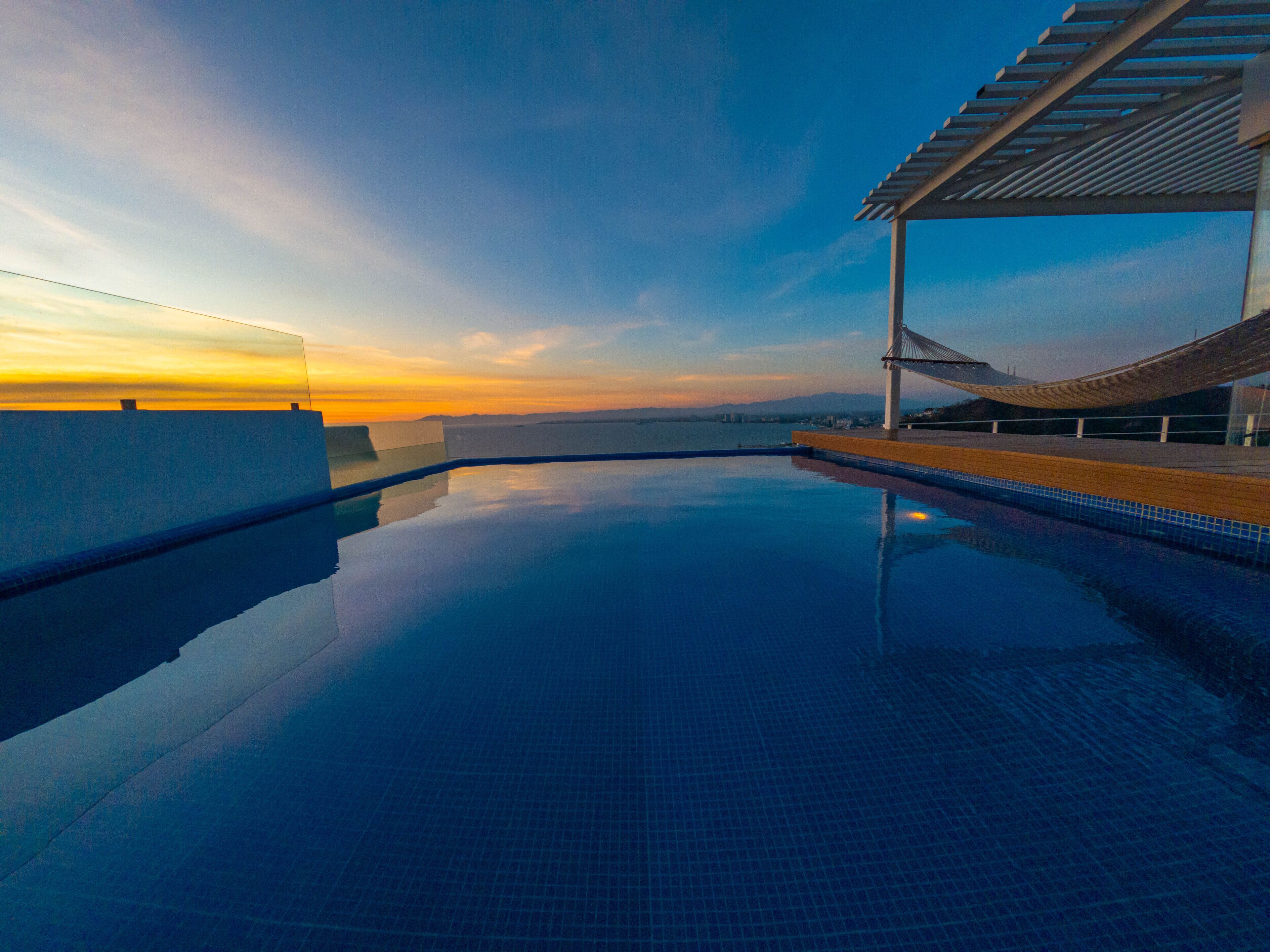 Piscine extérieure, piscine chauffée