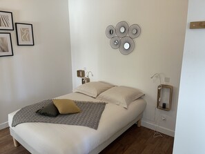 1 camera, ferro/asse da stiro, Wi-Fi, lenzuola