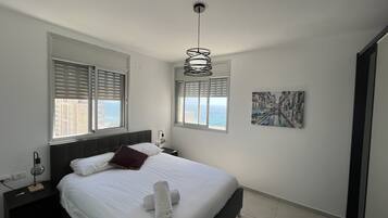 3 Schlafzimmer, Schreibtisch, Bügeleisen/Bügelbrett, kostenloses WLAN