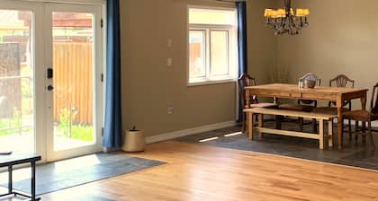 Boulder "CrestHouse" Retreat! w/Garage & Mountain View⛰️Hidden gem close to town