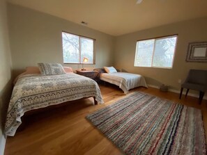 2 bedrooms, WiFi, bed sheets - Boulder "CrestHouse" Retreat! w/Garage & Mountain View⛰️Hidden gem close to town (Boulder)