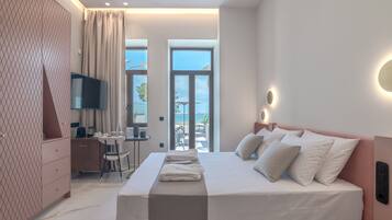 Executive Suite, Sea View (Outdoor Jetted Tub) | 1 bedroom, Egyptian cotton sheets, premium bedding, down comforters