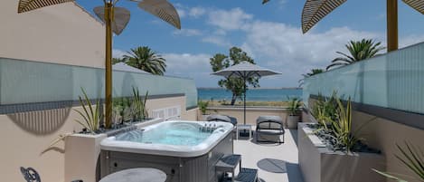 Suíte executiva, vista para o mar (Outdoor Jetted Tub) | Terraço/pátio