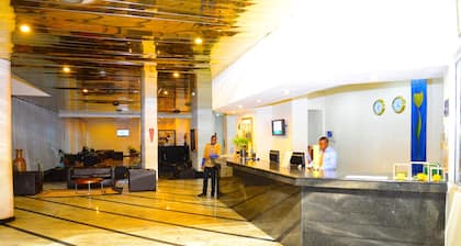 Golden Royale Hotel