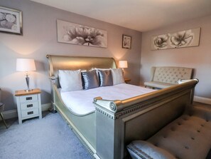Cottage | 5 bedrooms, individually decorated, individually furnished, free WiFi - Seamer Manor House (Scarborough)