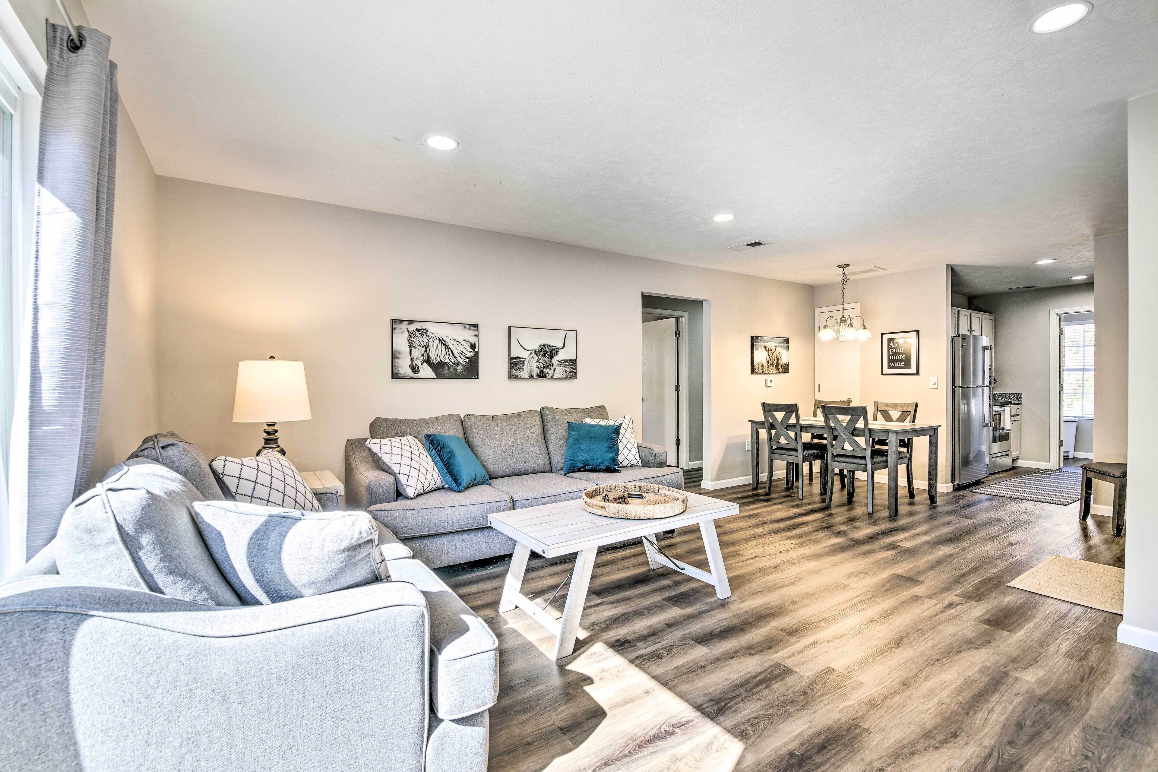 Pet-Friendly Branson Condo w/ Shared Pool!