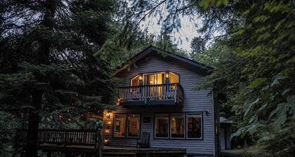 Mt Baker Modern Mtn Cabin- Hot tub, EV, Fire pit