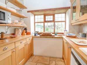 冰箱、洗碗机、电热水壶、烤面包机