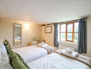4 Schlafzimmer, individuell dekoriert, individuell eingerichtet