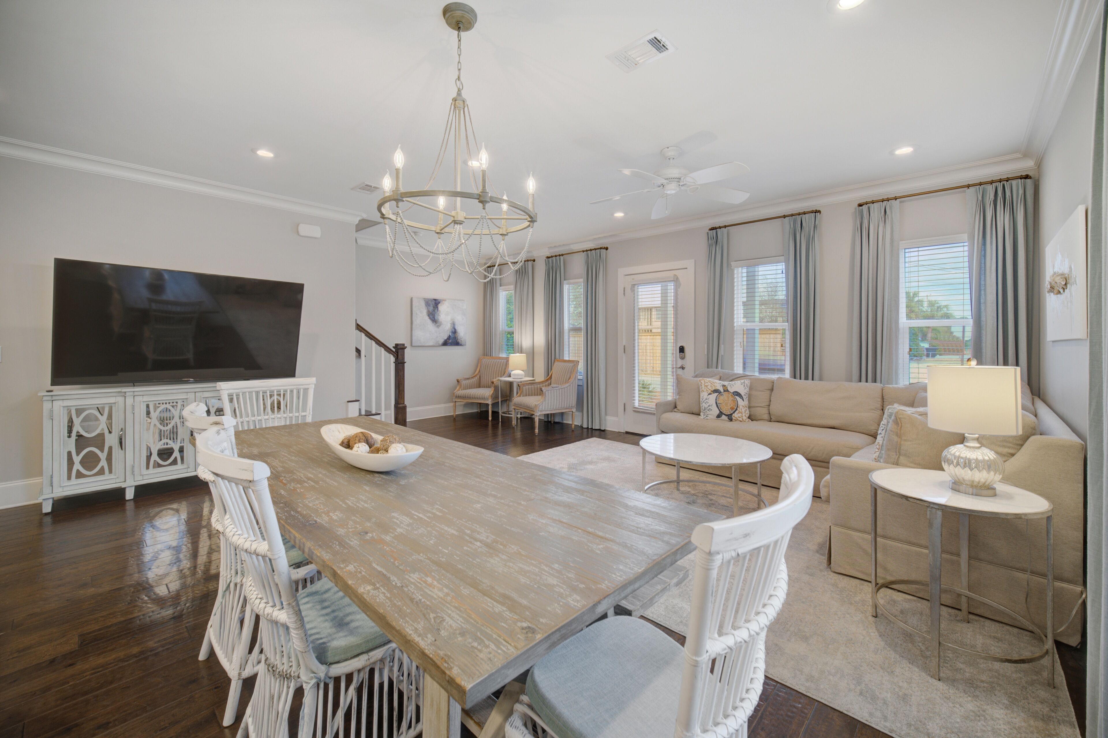 Smart TV, video game console