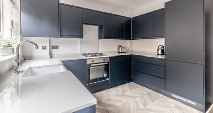 CHARMING COTTAGE❤CLOSE 2 ALL THE SIGHTS! PARKING