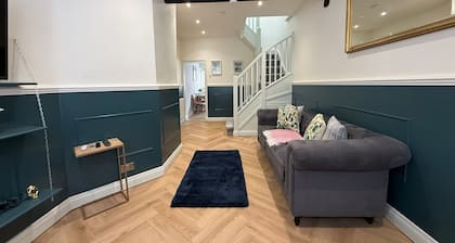 Charming 2 Bed Cottage in Windsor - By Tempstay