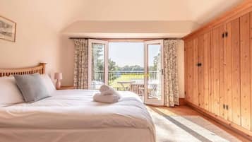 4 chambres, fer et planche à repasser, Wi-Fi, draps fournis