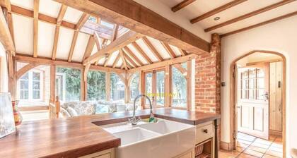 CHESTNUT COTTAGE ❤ WINDSOR COUNTRYSIDE ESCAPE