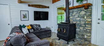 Log Cabin | Guadalupe River | Kayaks | Ping Pong