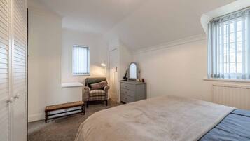 3 chambres, fer et planche à repasser, Wi-Fi, literie fournie