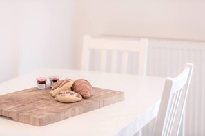 Dining - Bright Penthouse with Two Bedrooms (Berkshire)