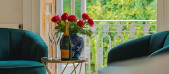 Historic River View Home in Windsor - By Tempstay