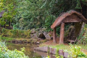 Unclassified image, 5 of 34, button