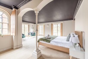 6 chambres, fer et planche à repasser, Wi-Fi, draps fournis