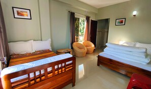 5 bedrooms, free WiFi - "life in Nature " (Rongo)