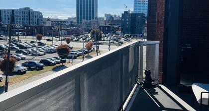 XL Modern Condo in Downtown Columbus