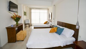 ห้องซูพีเรียสำหรับสี่ท่าน | เครื่องนอนระดับพรีเมียม, มินิบาร์, ตู้นิรภัยในห้องพัก, โต๊ะทำงาน