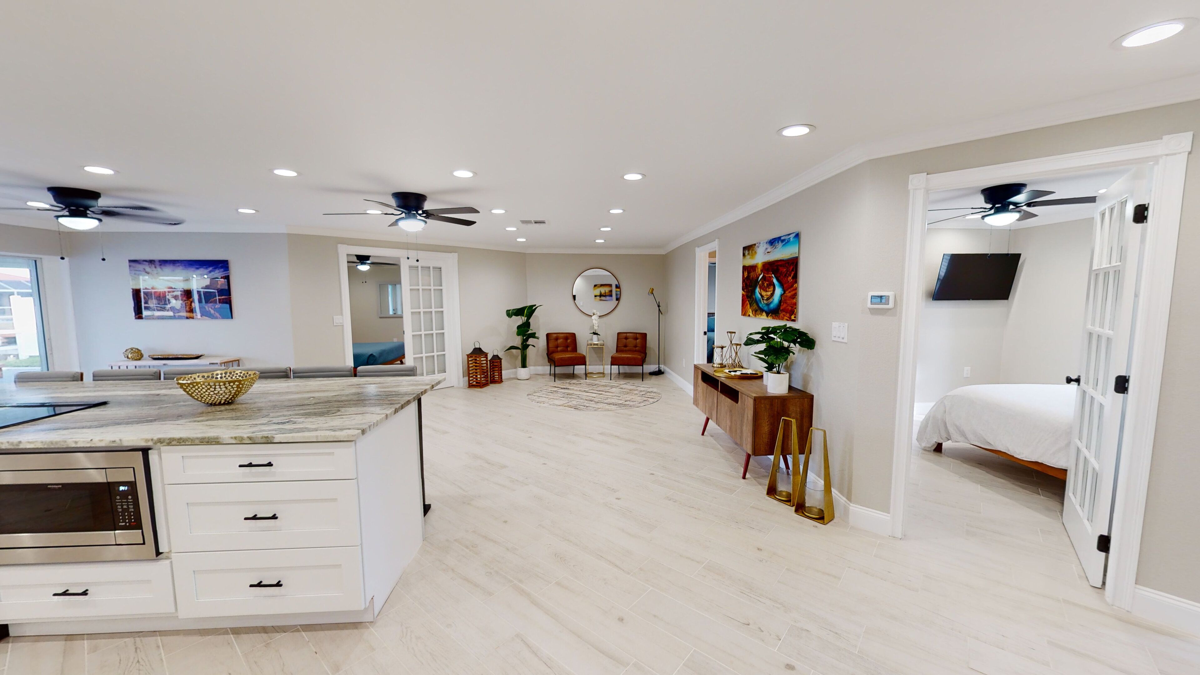 3 slaapkamers, een strijkplank/strijkijzer, gratis wifi, beddengoed