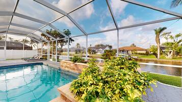 Piscine extérieure, piscine chauffée